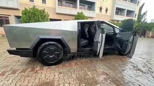 Tesla Cybertruck 173 kWh Cyberbeast AWD 2024 Silver