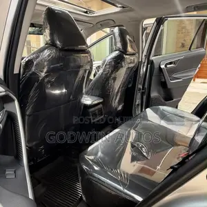 Toyota RAV4 XLE 2021 Gray