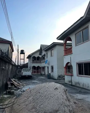 2bdrm Block of Flats in Rumuigbo, Port-Harcourt for sale