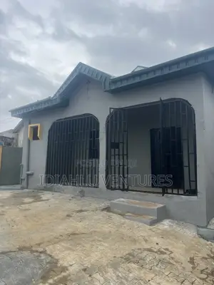 3bdrm Block of Flats in Illupeju Estate, Ado-Odo/Ota for rent