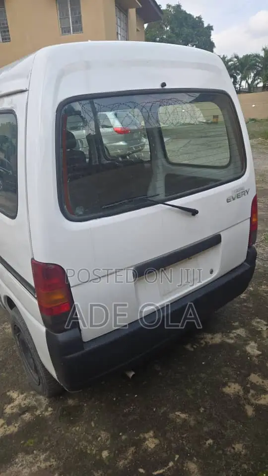 Suzuki Every 2005 White