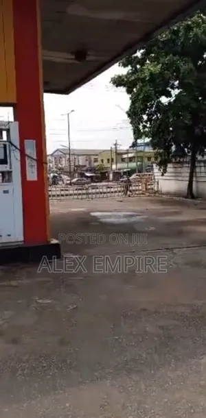 Filling Station With 12 Pump for Sale in Dopemu