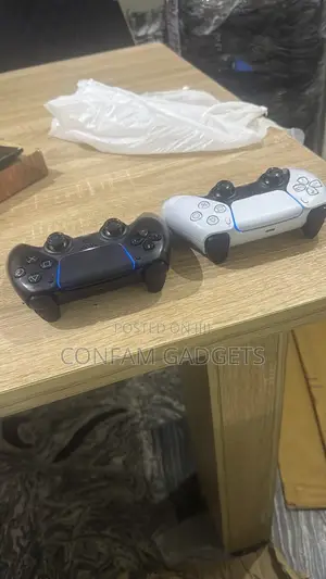 Ps5 Controller (Lot of 2)