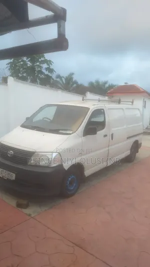 Toyota HiAce 2012 White