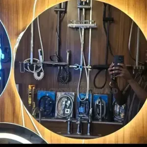 80by80 Round Mirror With Multiple Light
