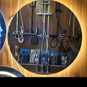 80by80 Round Mirror With Multiple Light