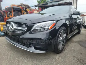 Mercedes-Benz C300 2018 Black