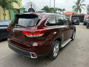 Toyota Highlander Limited 4x4 V6 (3.5L 6cyl 8A) 2017 Red