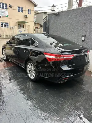 Toyota Avalon Limited Sedan FWD (3.5L 6cyl 6A) 2013 Black