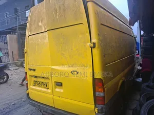 Ford Transit 2004 Yellow