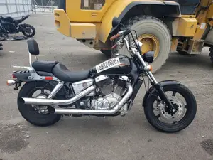 Honda VT 2000 Black