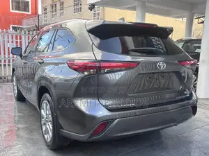 Toyota Highlander Limited 2021 Gray