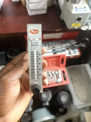 Dwyer Water Flow Meter