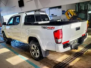 Toyota Tacoma 4dr Double Cab 2016 White