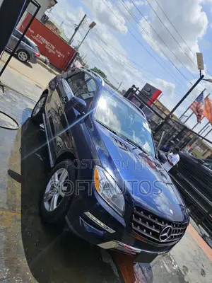 Mercedes-Benz M Class ML350 4MATIC 4dr SUV AWD (3.5L 6cyl 7A) 2015 Blue