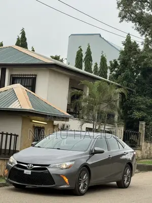 Toyota Camry 2016 Gray