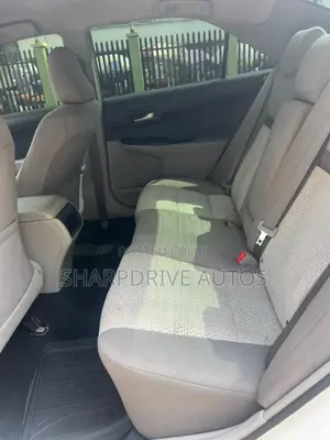 Toyota Camry LE 4dr Sedan (2.5L 4cyl 6A) 2013 White