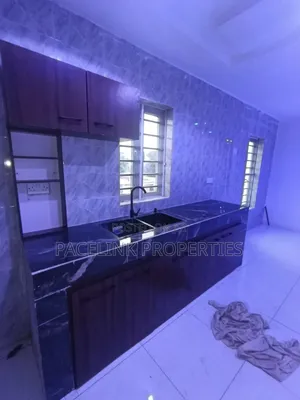 3bdrm Apartment in Gated Estate At for rent
