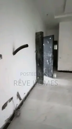 3bdrm Block of Flats in Mende for rent