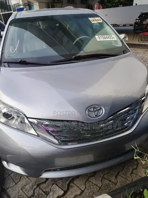 Toyota HiAce 2013 Silver