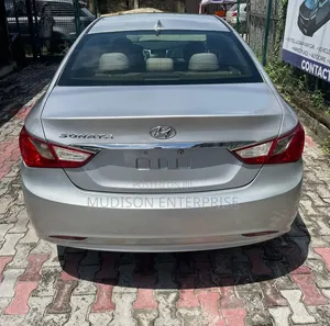 Hyundai Sonata Limited Sedan FWD (2.4L 4cyl 6A) 2013 Silver
