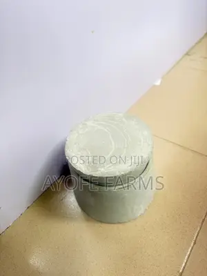 A Set of Rabbit Feeder