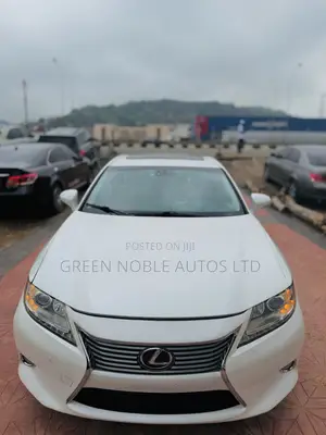 Lexus ES 350 FWD 2014 White