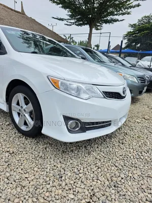 Toyota Camry SE Sport 4dr Sedan (2.5L 4cyl 6A) 2014 White