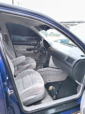 Volkswagen Golf 2004 Blue