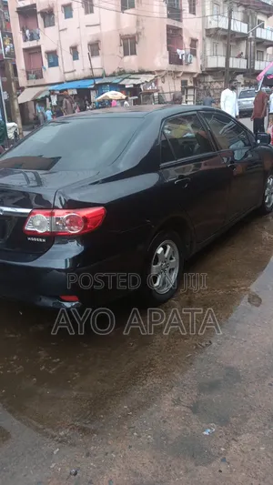Toyota Corolla 2012 Black