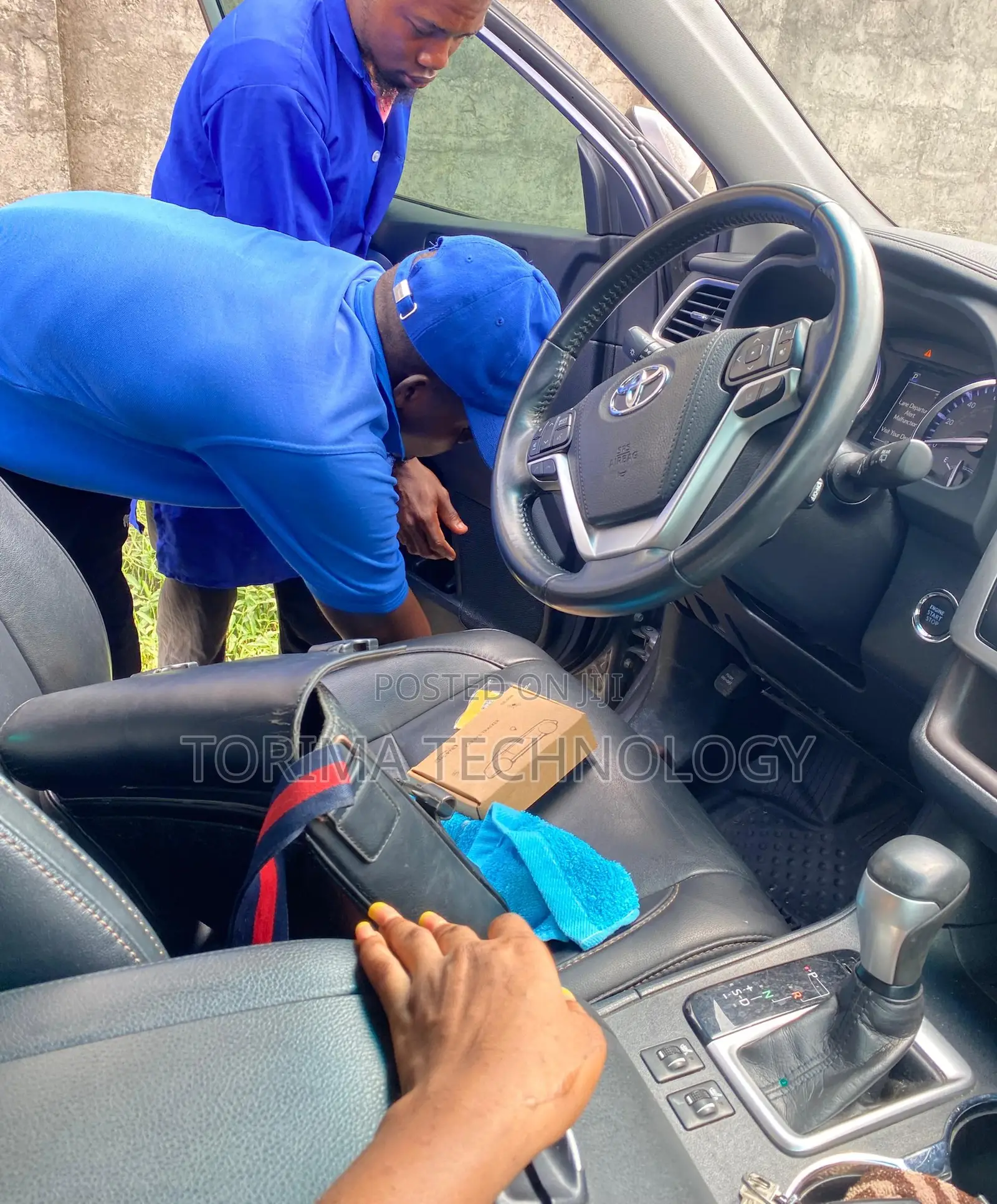 Car Tracking Installation