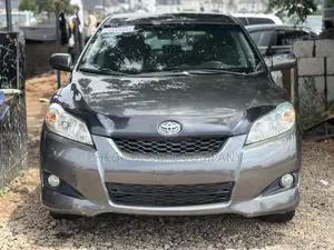 Toyota Matrix S Hatchback AWD (2.4L 4cyl 4A) 2010 Gray