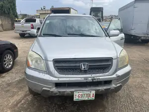 Honda Pilot 2004 Silver