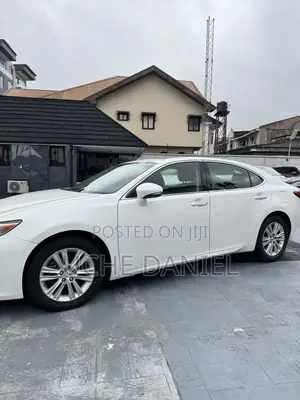 Lexus ES 2015 White