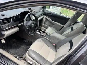 Toyota Camry XLE 4dr Sedan (2.5L 4cyl 6A) 2013 Gray