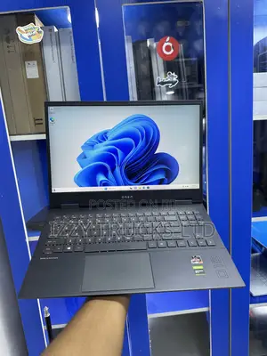 Laptop HP Omen 15 16GB AMD Ryzen 7 SSD 512GB