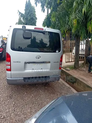 Toyota HiAce 2010 Silver