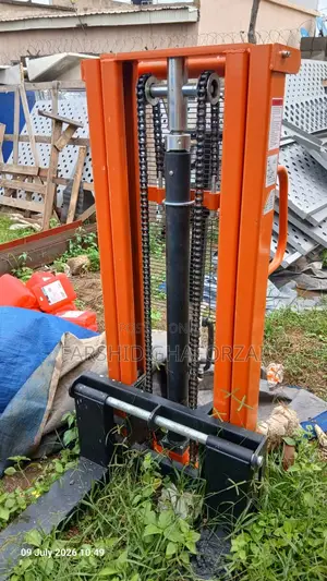 Manual Hydraulic Stack Lifter 1500 Kg