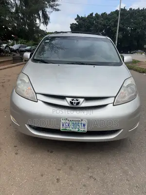 Toyota Sienna 2007 Gold