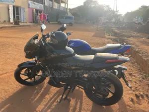 Bajaj Pulsar 220 F 2022 Black