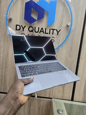 Laptop Apple MacBook Pro 2017 8GB Intel Core i5 SSD 256GB