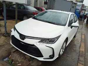 Toyota Corolla 2025 White
