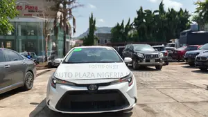 Toyota Corolla LE 2020 White
