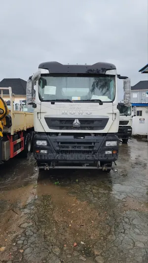Brand New Howo 18,000 Liters Water Tanker 10 Tyres