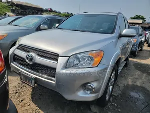Toyota RAV4 2011 Silver