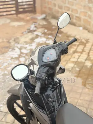 TVS Neo NX 2023 Silver