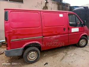 Ford Transit 2002 Red