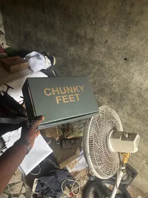 14 by 9 by 5 Shoe Box Carton