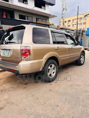 Honda Pilot 2005 Gold
