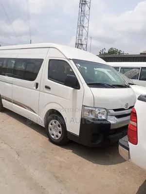 Toyota HiAce 2016 White